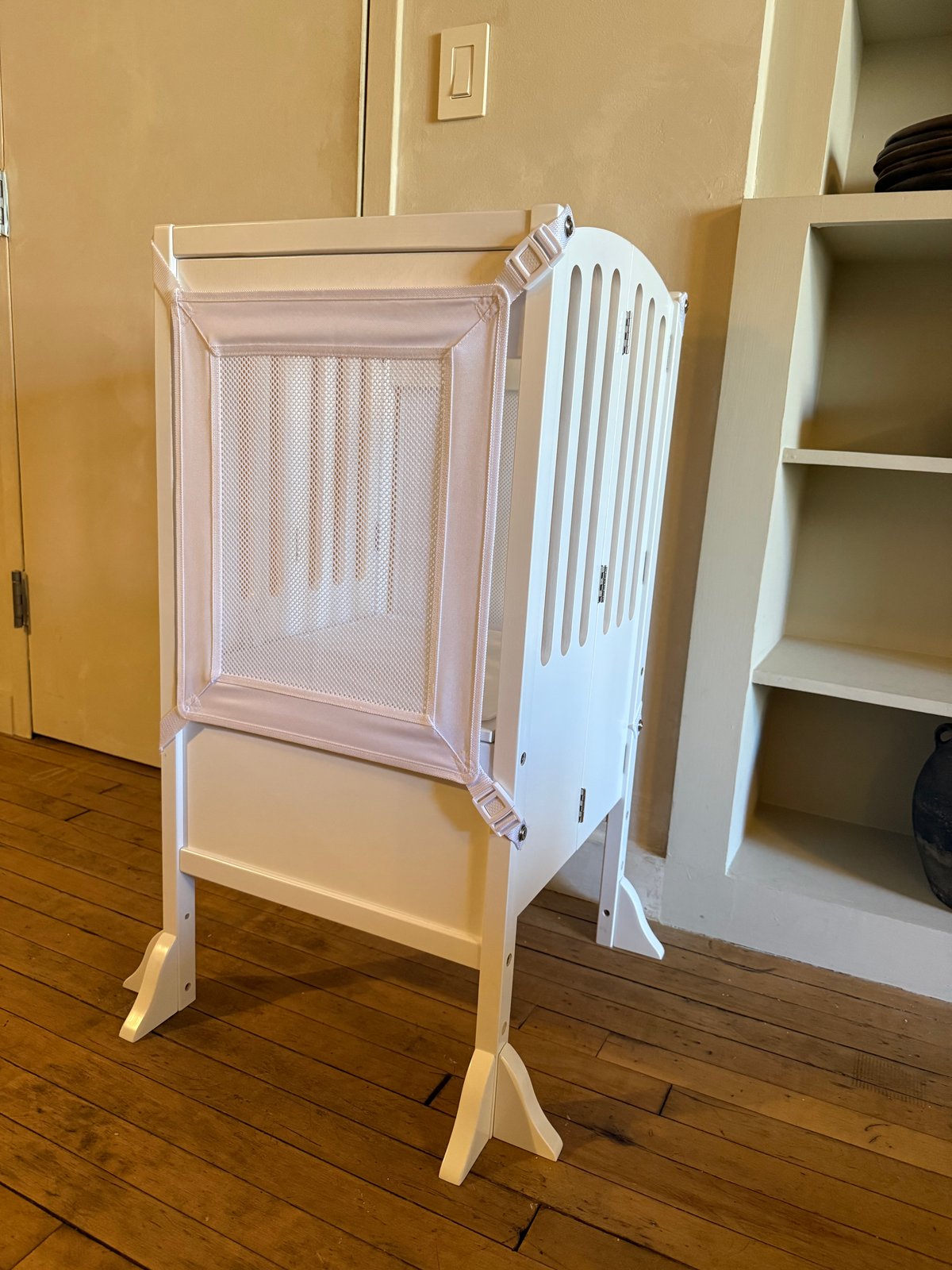 Brand New Guidecraft Toddler Tower Kitchen Helper in white